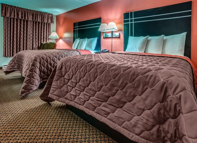 غرفة بريميير بسريرين كوين، Prime Rate Inn 2/3