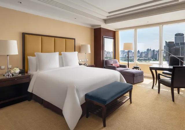 غرفة بريميير بسرير كينج، Four Seasons Hotel Beijing 1/2
