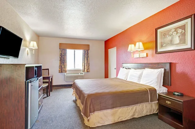 غرفة قياسية بسرير كينج للمدخنين، Howard Johnson By Wyndham Galveston 5/10