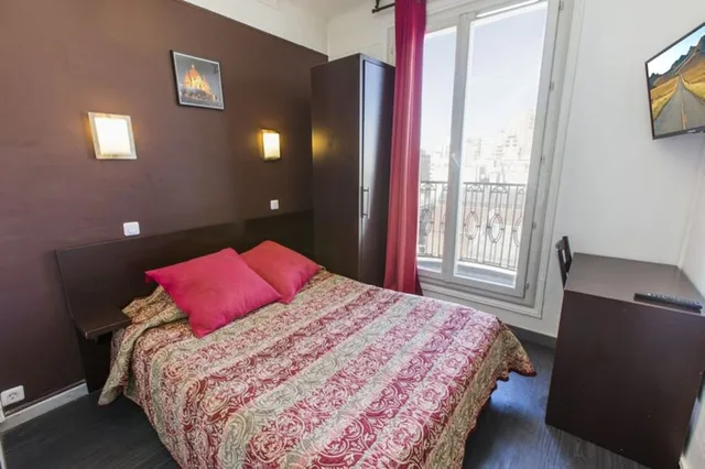 غرفة بسريرين منفصلين، Hipotel Paris Printania Maraichers Formerly Hipotel Printania 1/4