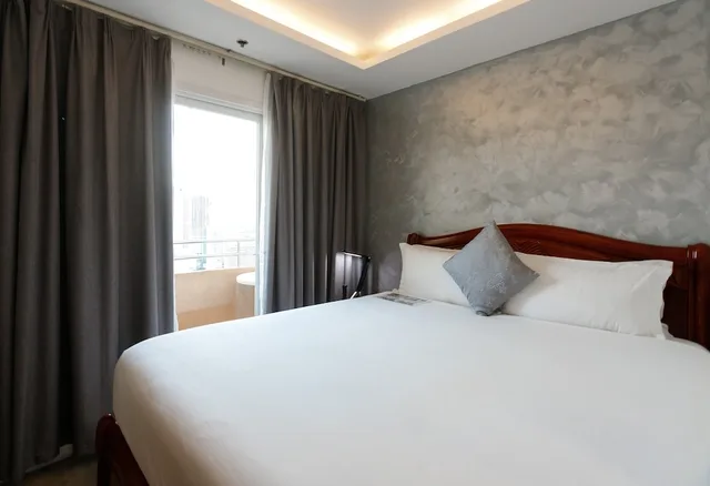 استوديو بريميير، Regency Grand Suites 1/3