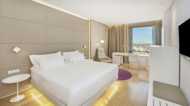 غرفة سوبيريور مع سرير إضافي بإطلالة، NH Collection Madrid Eurobuilding 1/6