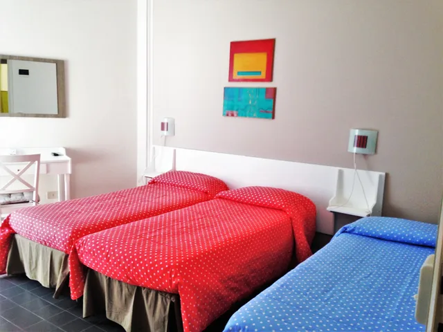 Room, Triple, 1 Queen and 1 Single Bed, Hotel Anna 5/8