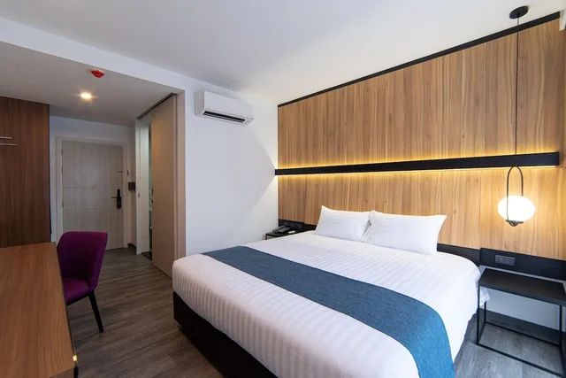 Room, King Bed, Pool View, Gate43 airport hotel Bangkok (SHA Plus+) 2/8