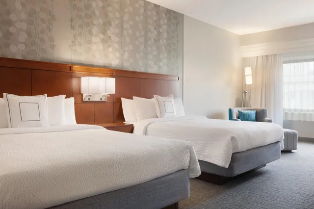غرفة بسريرين كوين، Courtyard by Marriott Charlotte Airport North 1/8