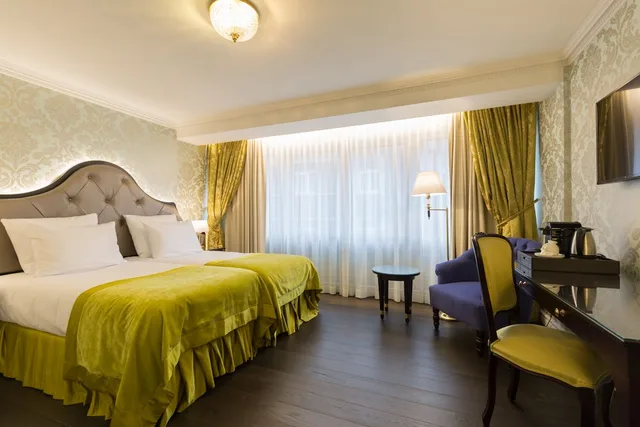 غرفة عائلية بسرير كينج مع أريكة، Stanhope Hotel Brussels By Thon Hotels 3/4