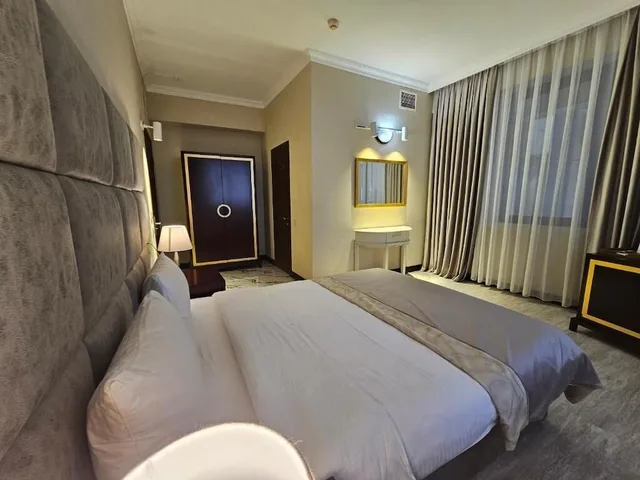 Standard, King Bed, Sea View, The Crown Hotel 5/10