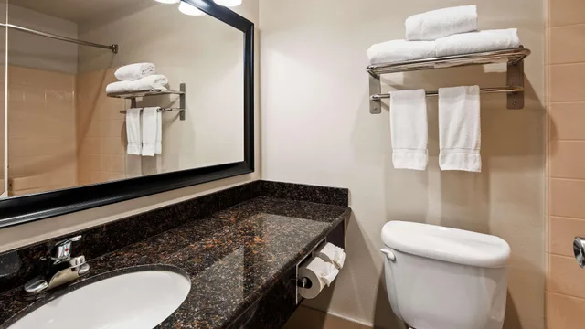غرفة كبيرة بسريرين كوين، Best Western Alderwood 7/9