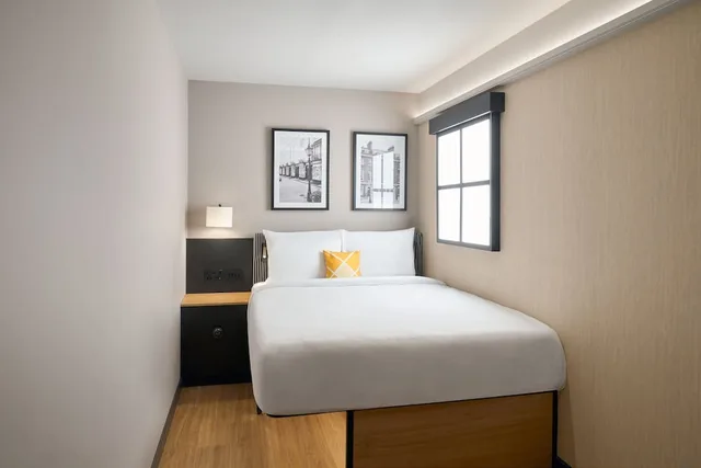 Pod, Double Bed, No Window، Four Points Flex by Sheraton London Euston 1/1