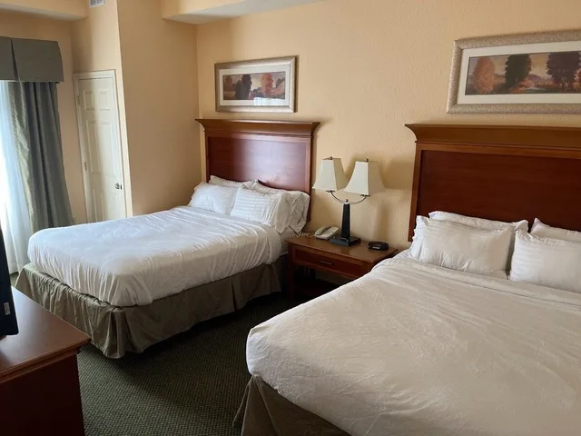 غرفة بسريرين كوين لذوي الإعاقة، Wyndham Garden Otsego-Minneapolis 1/7