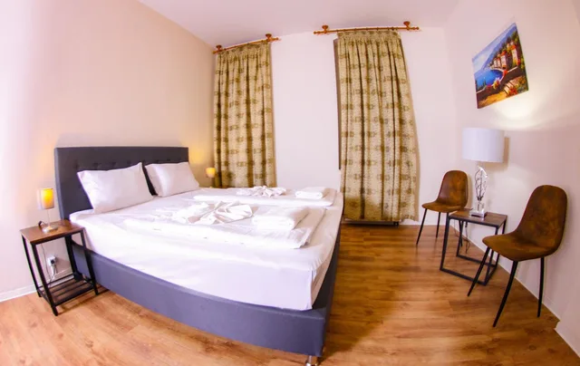 جناح بغرفتي نوم، Hotel Karlshorst 2/10