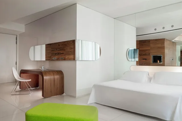 Life, Suite, Queen Bed, Sofa, Accessible، i-Suite Hotel 1/8