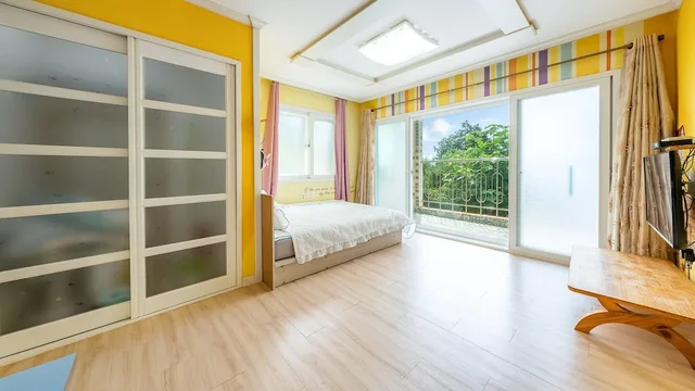 غرفة أساسية بسرير مزدوج بغرفة نوم واحدة، Tongyeong Blue House Pension 3/7