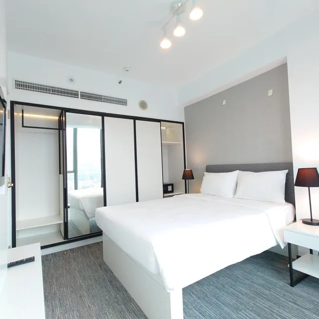 جناح عائلي بإطلالة على البحر مع أريكة، Grand Bay View Hotel 2/8