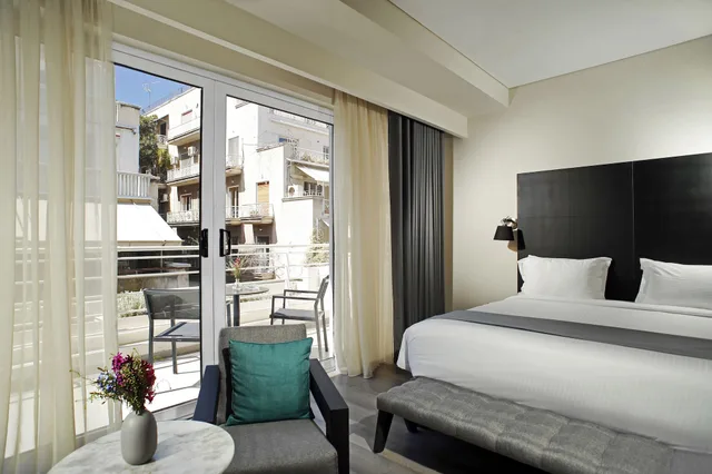 جناح جونيور بسرير كوين بشرفة، Lozenge Hotel 1/5