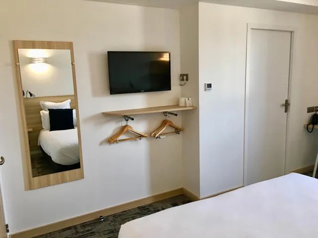 غرفة ديلوكس ثلاثية، Brit Hotel Confort Martigues 3/6