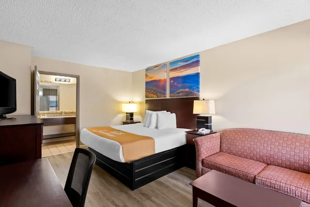 غرفة بسرير كينج لذوي الإعاقة، Days Inn by Wyndham Petersburg/South Fort Lee 2/7