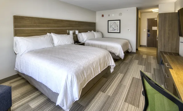 غرفة قياسية بسريرين كوين، Holiday Inn Express and Suites Omaha Downtown Old Market 2/4