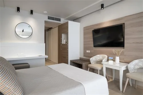 غرفة عائلية بإطلالة على البحر، Kassandra Bay Resort, Suites and Spa 1/1