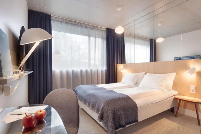غرفة قياسية بسرير كوين، ZANDER K HOTEL 6/8