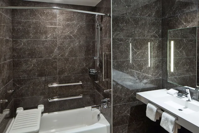 غرفة بسريرين مزدوجين لذوي الإعاقة، Ac Hotel By Marriott Minneapolis Downtown 3/7