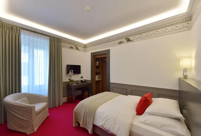 غرفة قياسية مفردة بإطلالة على المدينة، GOLF HOTEL RENE CAPT 1/9