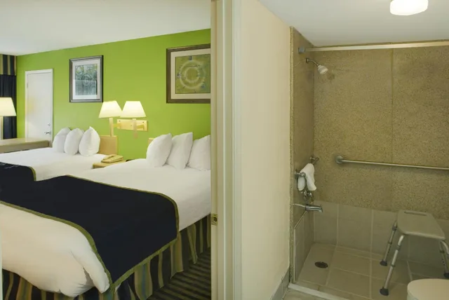غرفة بسريرين مزدوجين، Best Western at Ventura Pier 2/2