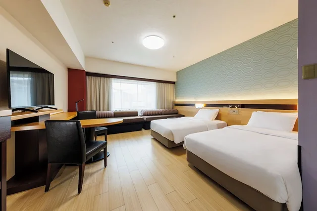 Family, Twin Beds, East Wing، Hotel Metropolitan Edmont 1/3
