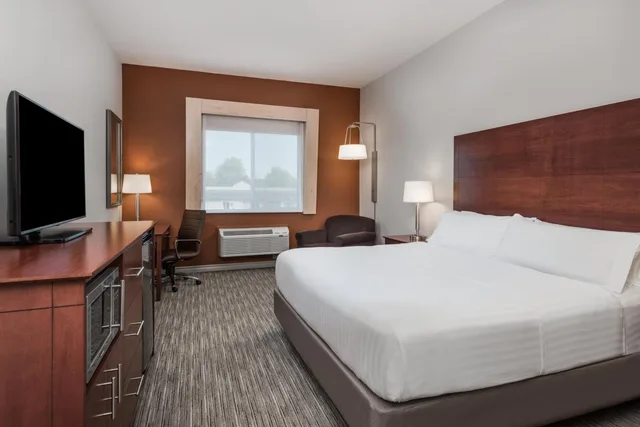 جناح لذوي الإعاقة، Best Western Plus 1000 Islands Hotel & Suites 1/1