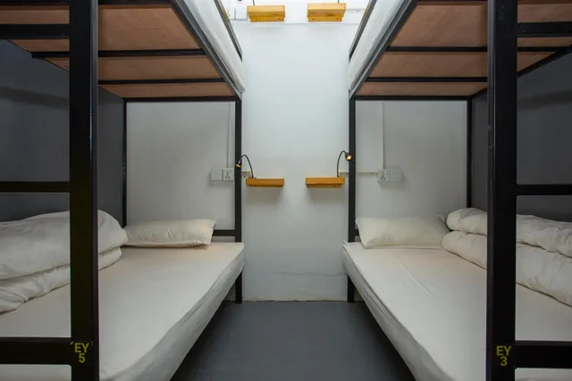 سكن مشترك بثمانية أسرّة للنساء، Yakety Yak Hostel 2/3