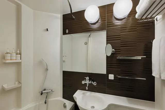 غرفة بسرير مزدوج، Four Points Flex by Sheraton Kobe Sannomiya 2/2