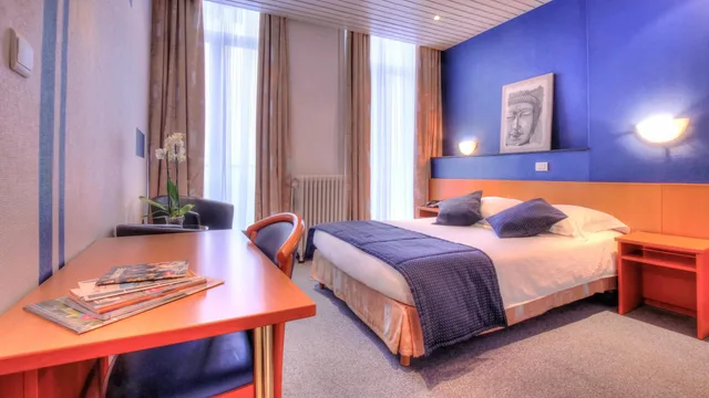 Room, Double Bed, Le Terminus 2/9