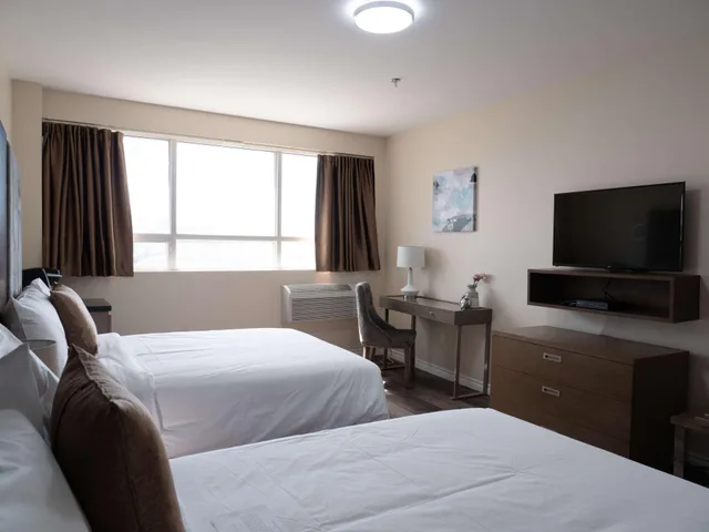 غرفة رباعية بسريرين كوين، Hotel Montreal Metropolitan, an Ascend Collection Hotel 2/5