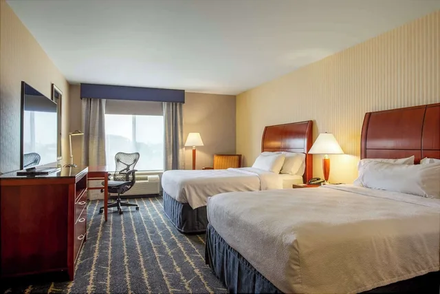 غرفة بسريرين كوين لذوي الإعاقة، Hilton Garden Inn Milwaukee Northwest Conference Center 1/5