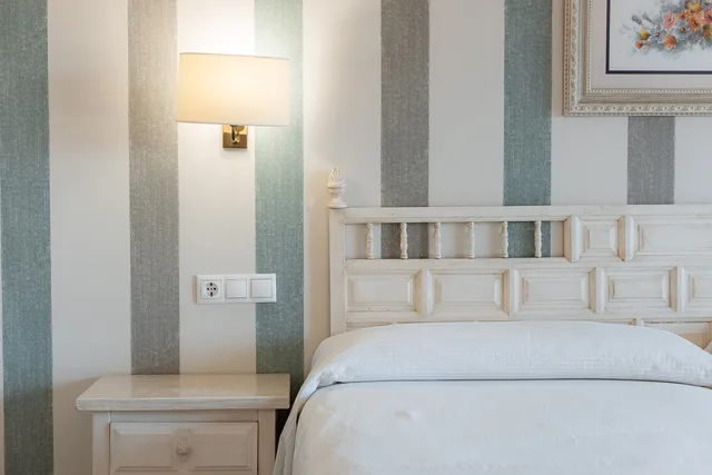 غرفة بسرير مزدوج بإطلالة على البحر بشرفة، Hotel Villa Covelo 7/8
