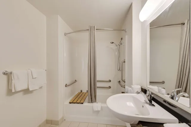 غرفة رباعية لذوي الإعاقة، Motel6 Virginia Beach, VA 10/10