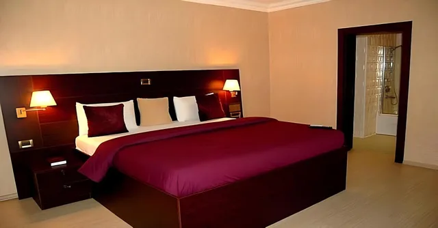 Gold, Plus, Suite، Chesney Hotel 2/3