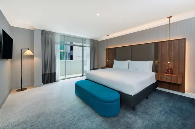 جناح بريميير بسرير كينج مع دخول الصالة، Parmelia Hilton 1/10