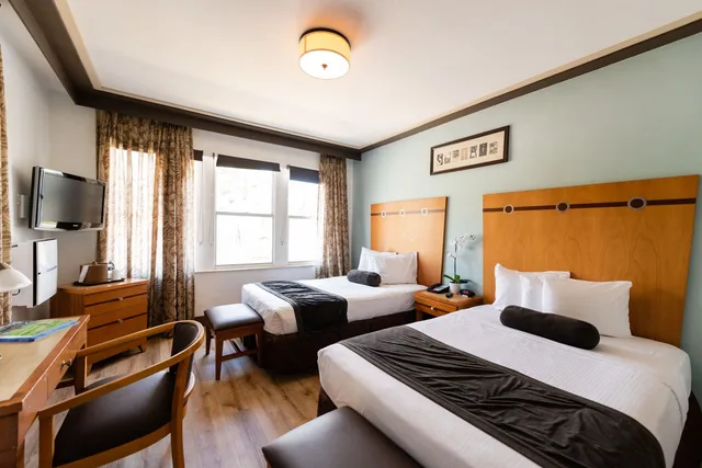 Room, 2 Double Beds, Ocean Front، Majestic Hotel South Beach 2/3