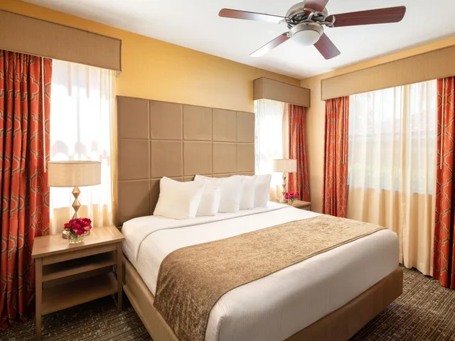 جناح بغرفتي نوم مع أريكة، Floridays Orlando Resort 3/10