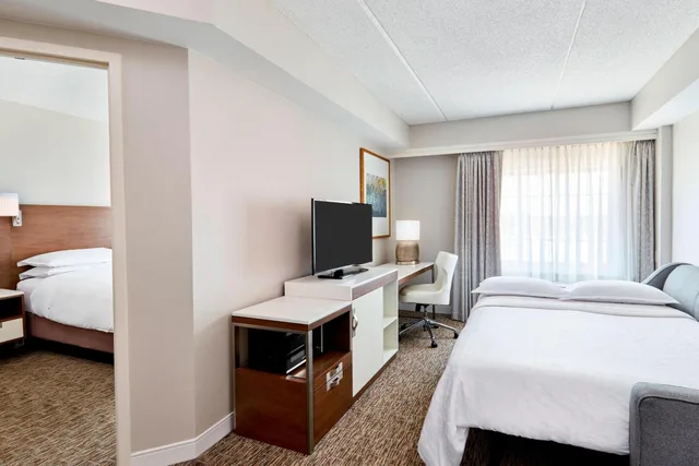 Executive, Suite, City View, Club Floor، Sheraton Jacksonville Hotel 1/2