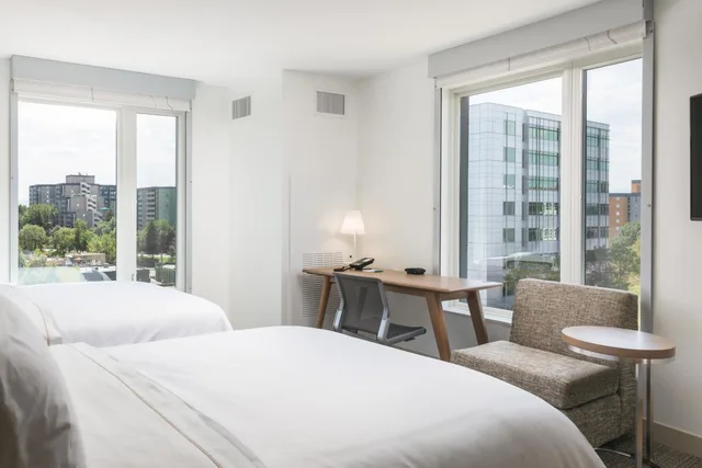استوديو بسرير كوين مع أريكة لذوي الإعاقة، Element Denver Downtown East 1/5