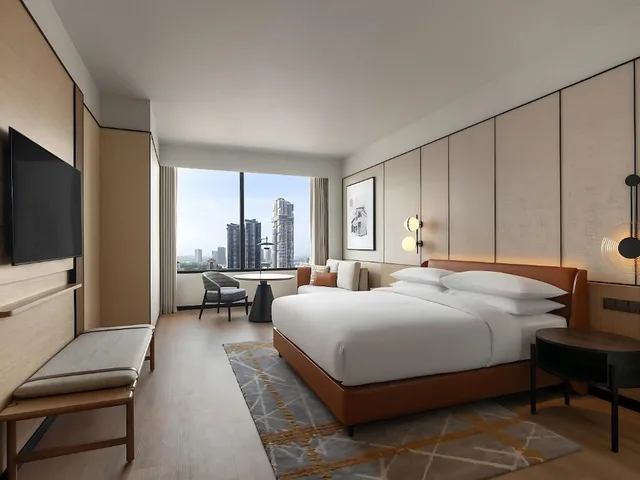 غرفة كلوب بسرير كينج، Sheraton Johor Bahru 4/9