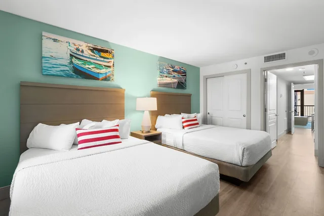 1 Bedroom, Mariner, Condo, Deluxe, Murphy Bed, 2 Queen Beds, Ocean View, Sofa, Compass Cove Resort 1/3