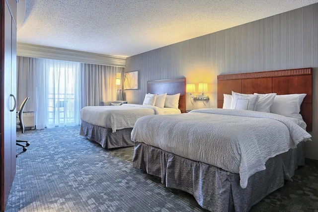 غرفة بسريرين كوين لذوي الإعاقة، Courtyard By Marriott Harrisburg West Mechanicsburg 1/4
