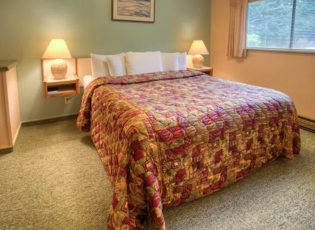 Suite, Futon Bed, Queen Bed, Ocean View, Ocean Crest Resort 1/3