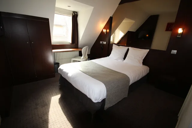 غرفة كلاسيكية بسرير مزدوج، Hotel Des Tonneliers Cruche D or 1/1