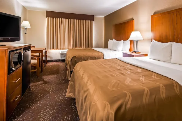 غرفة قياسية بسريرين كوين، Quality Inn Tomah 1/3