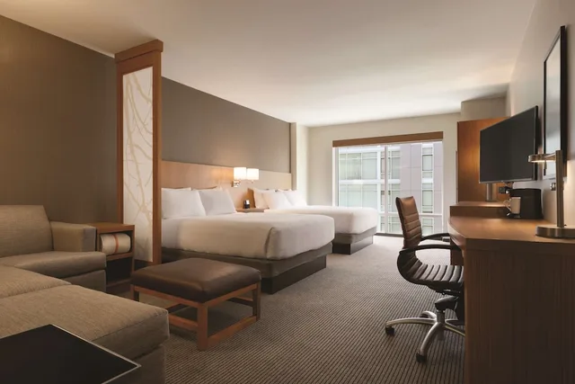 غرفة بسريرين كوين مع أريكة، Hyatt Place Washington Dc/Georgetown/West End 1/3