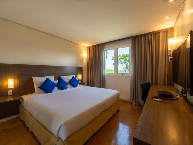 غرفة بسرير كينج مع أريكة، Novotel Manaus 1/4